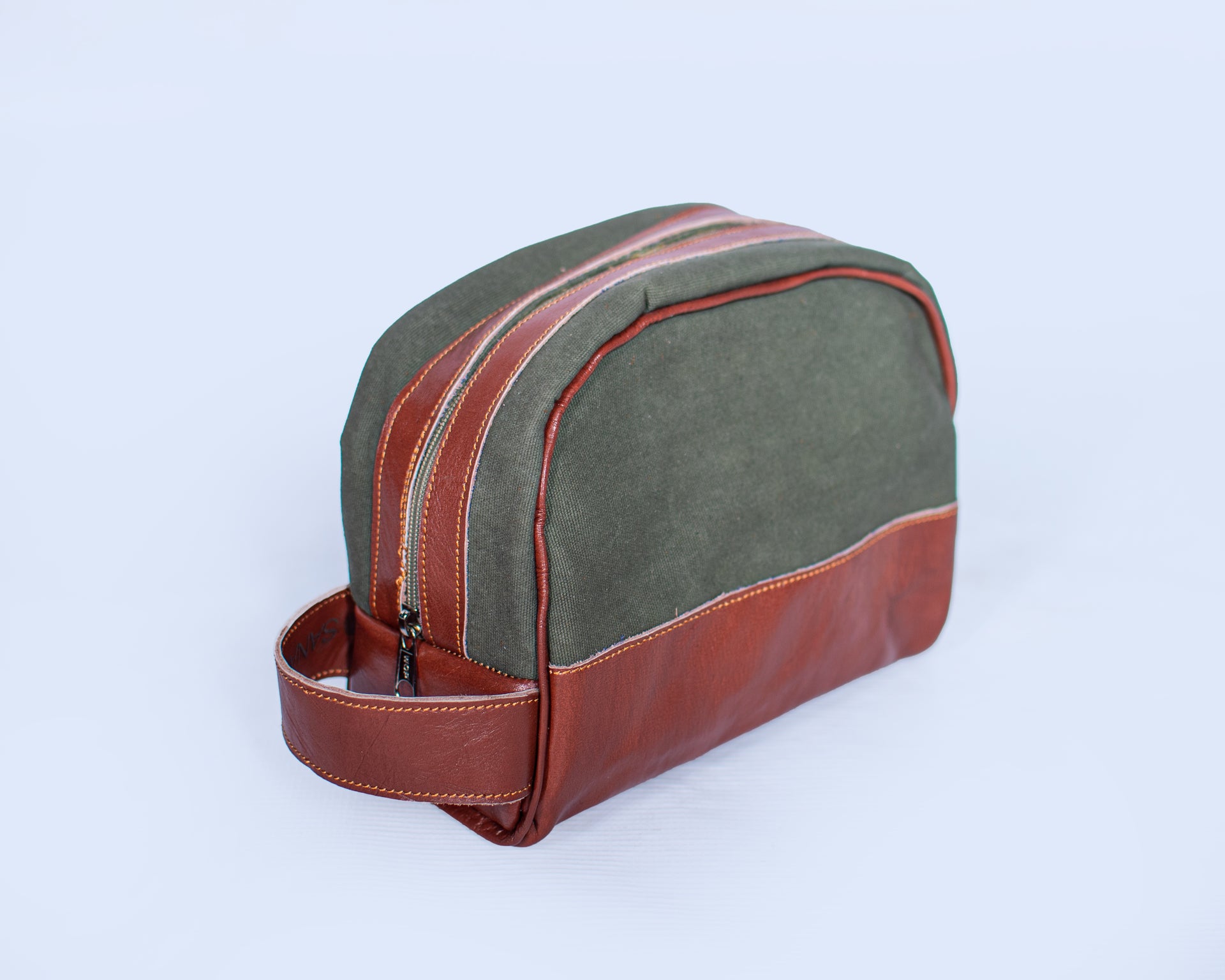 TOILETRY BAG